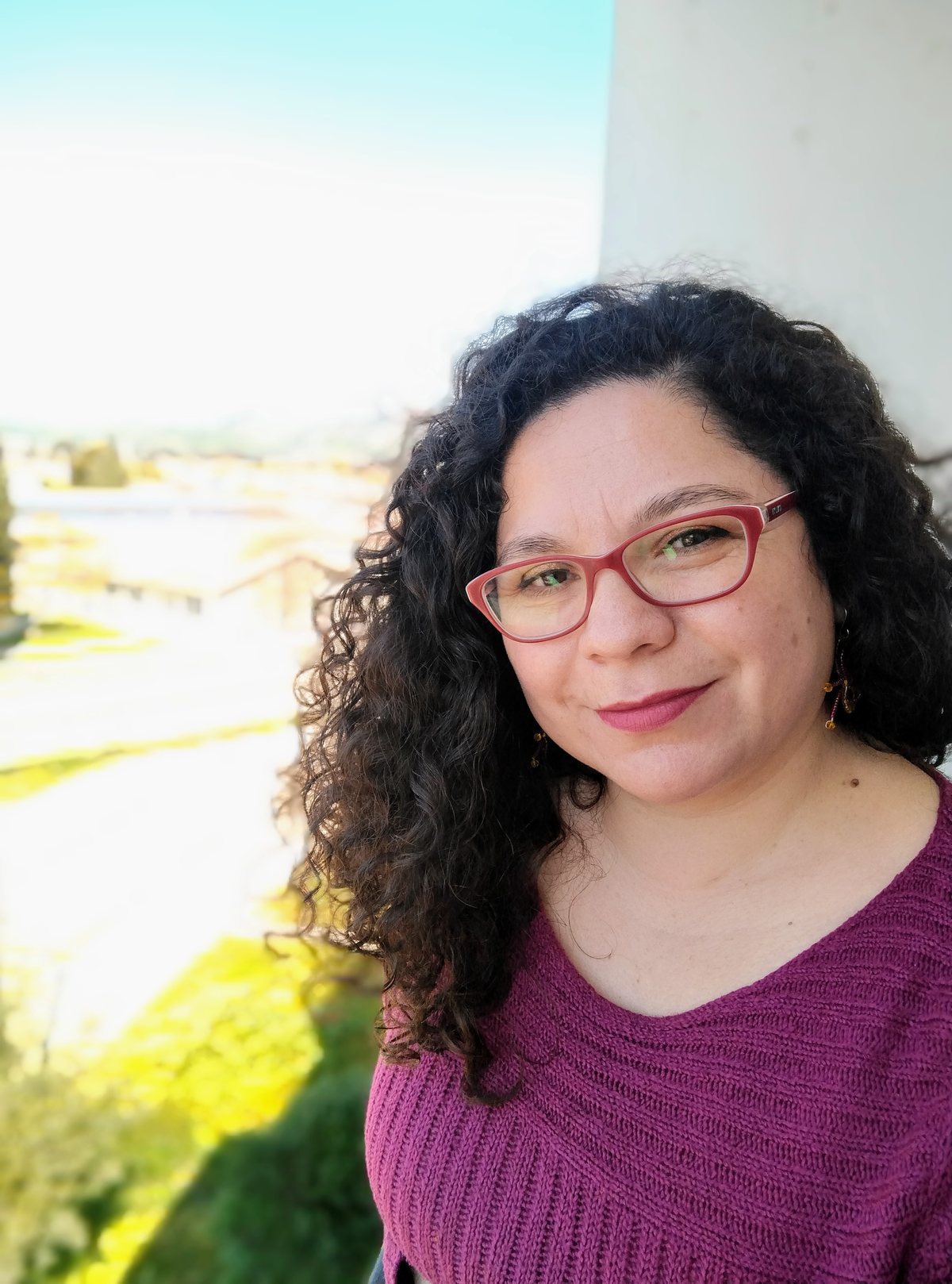 Johanna Luzmira Soto Bustos, terapeuta sistémica y fundadora de Luz Rosa®.